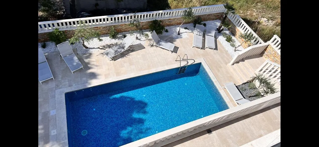 Luxury Beachfront Villa Carlisa Ciovo 0*,
