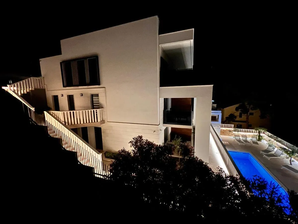 Luxury Beachfront Villa Carlisa Čiovo